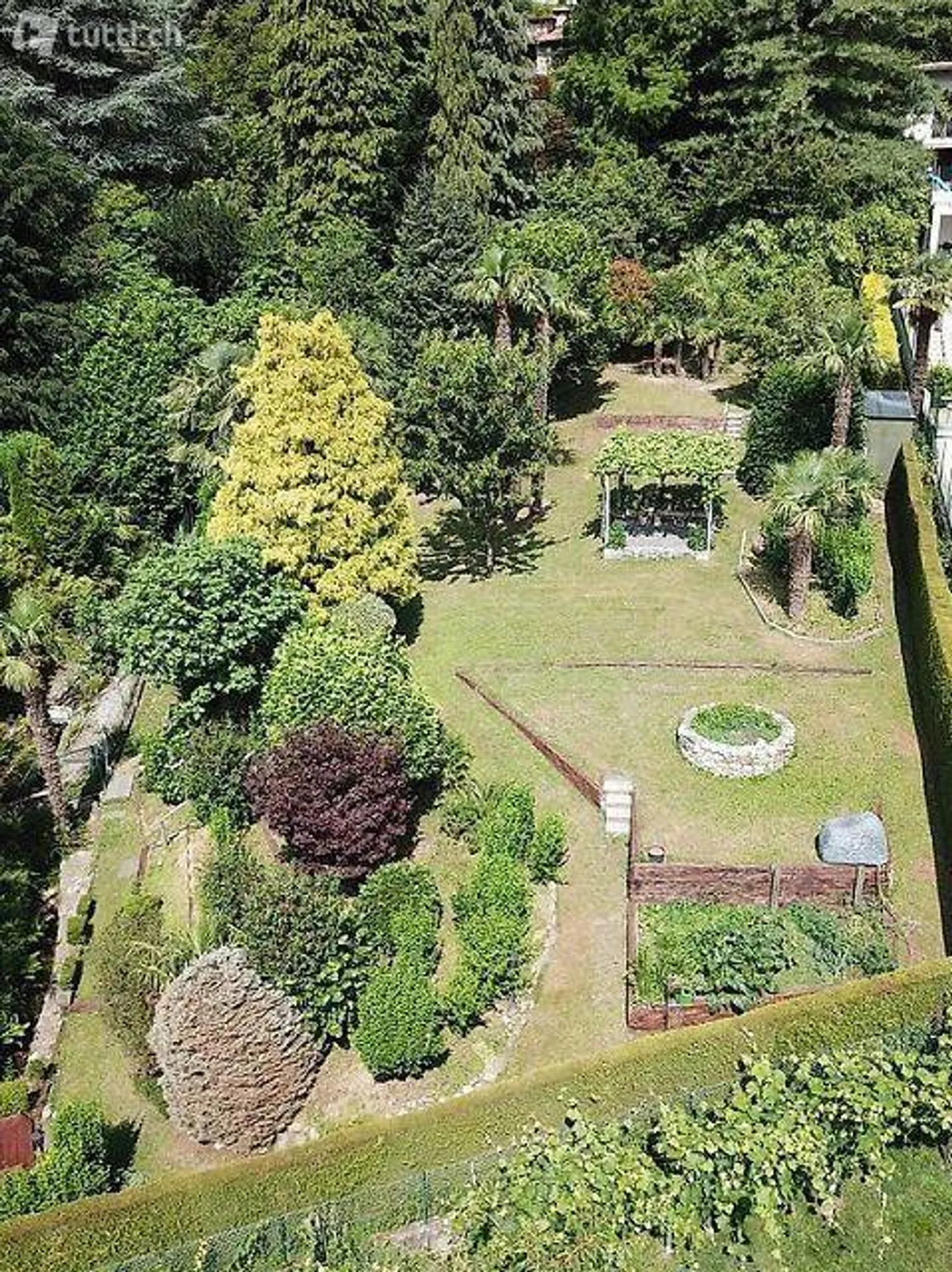 Terreno edificabile di 600 m2 - Foto 1 di 16