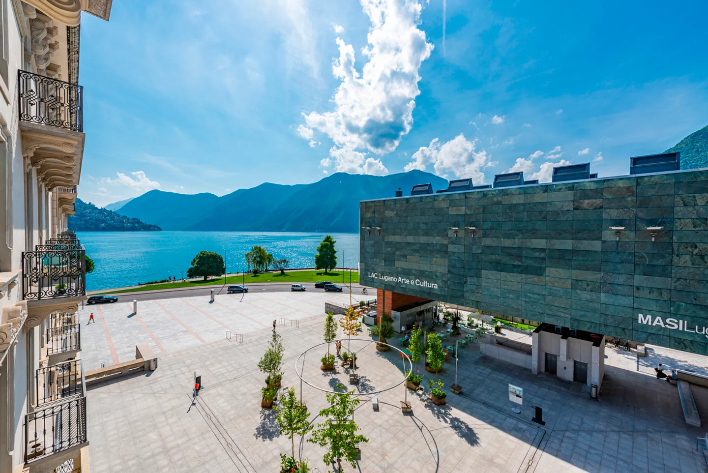 Luxury Apartment in Lugano - Photo 2 of 16