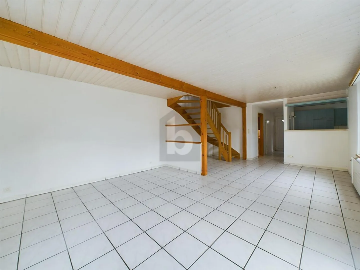 SUPER RETURN OF 5.5%, WITH A LOT OF POTENTIAL - Photo 1 of 4