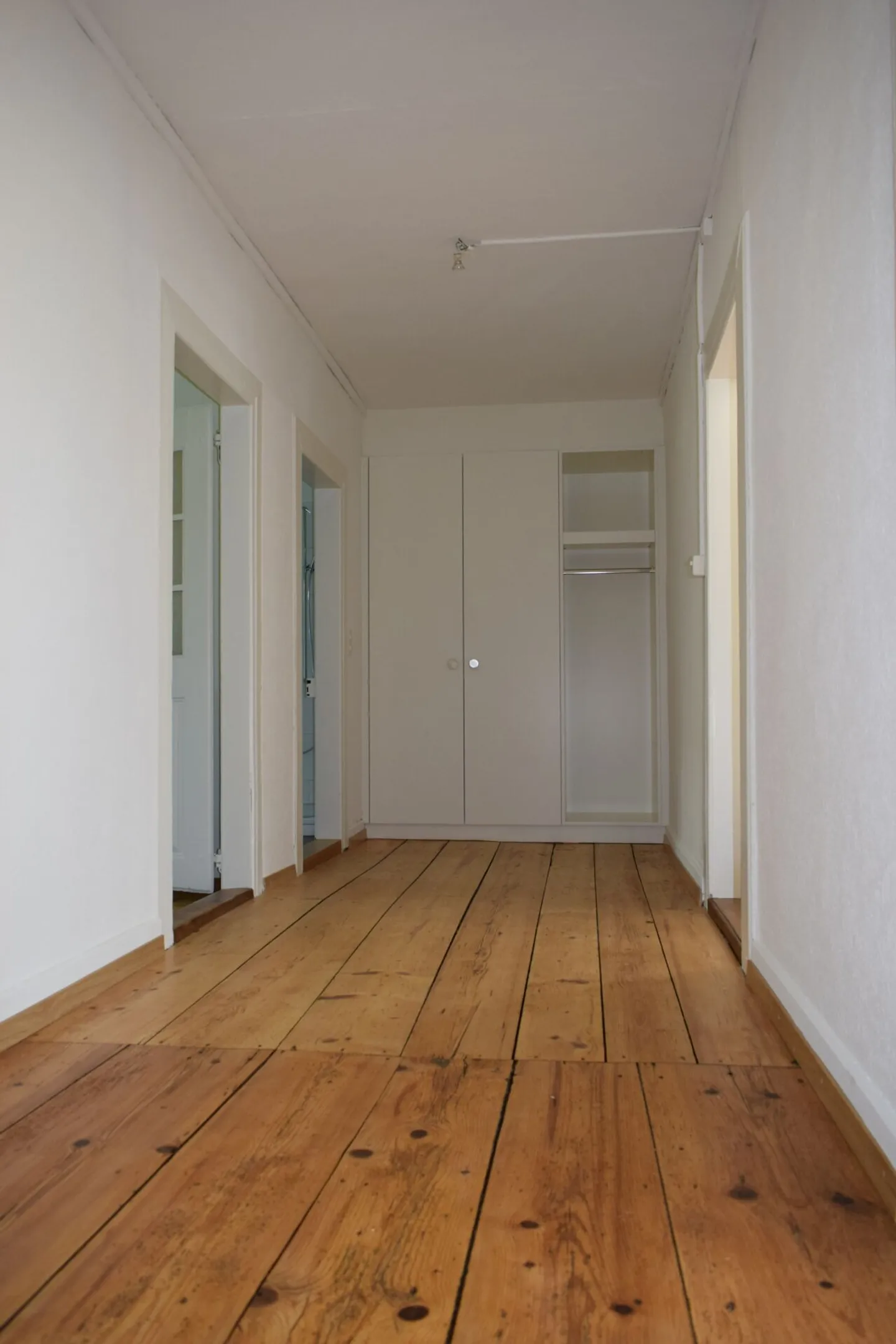 Vivre dans un quartier calme et central! - Photo 7 sur 11