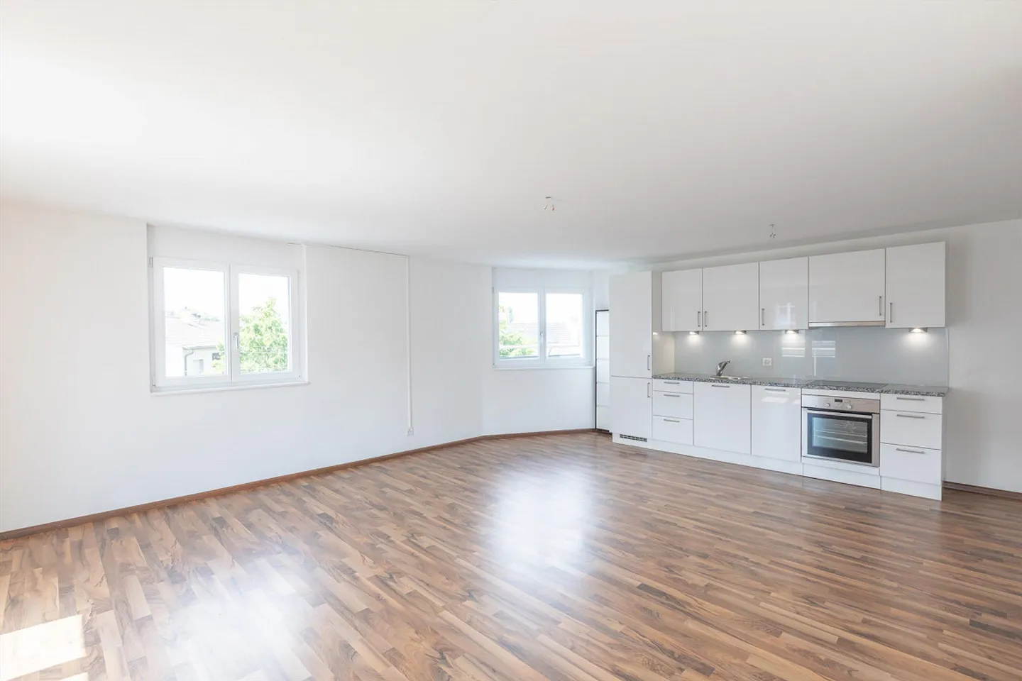 Sonnige 2.5 Zi Wohnung mit Balkon - Foto 1 von 7