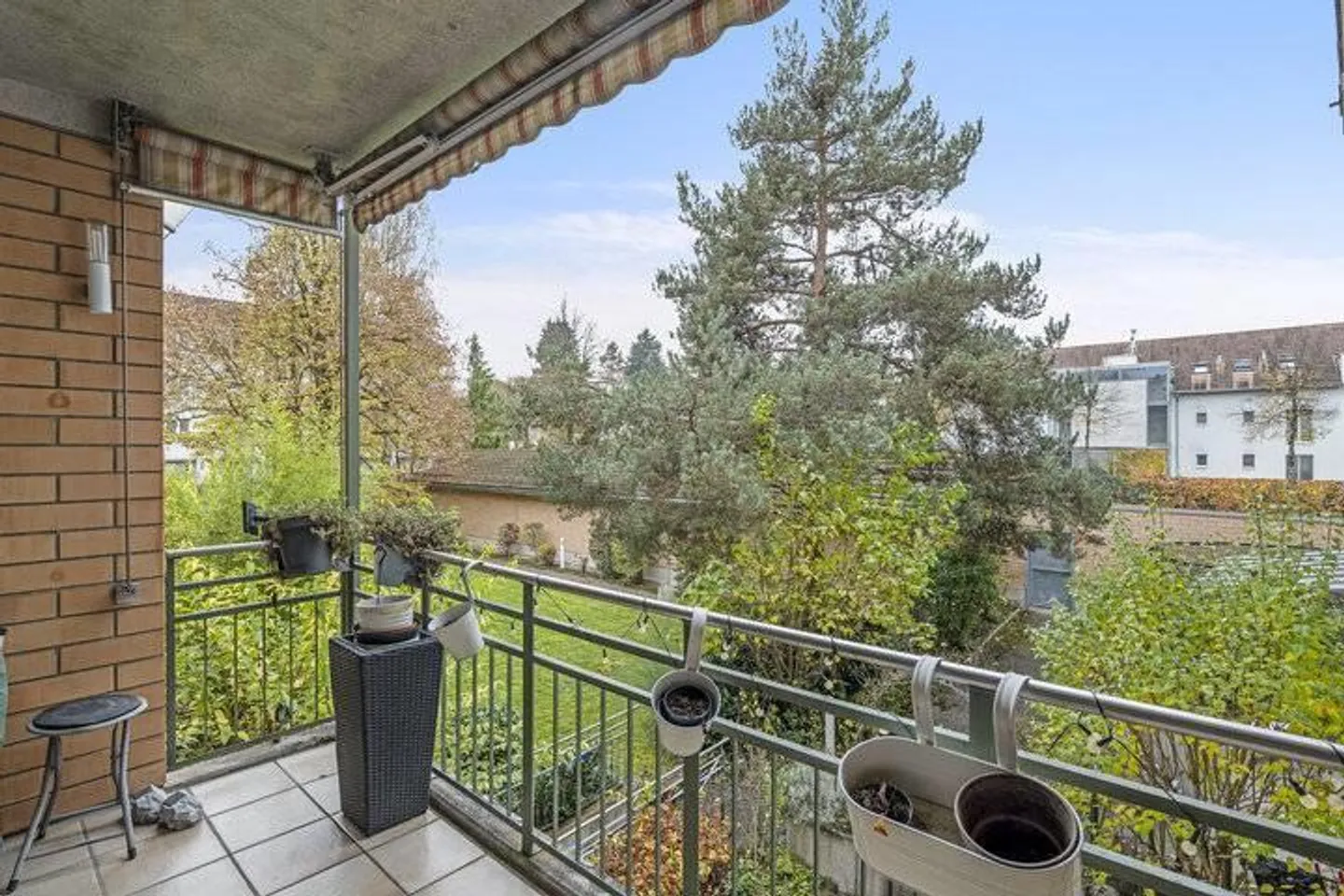 Appartement spacieux 6.5 pièces - Photo 3 sur 8