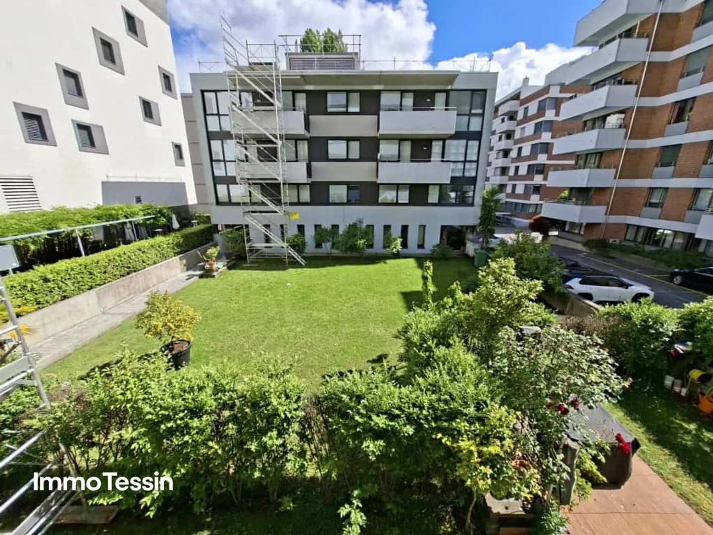 SECONDA CASA: Appartamento lussuoso e moderno con balcone nel cuore di Locarno a soli 150 metri dal lago - Foto 2 di 13