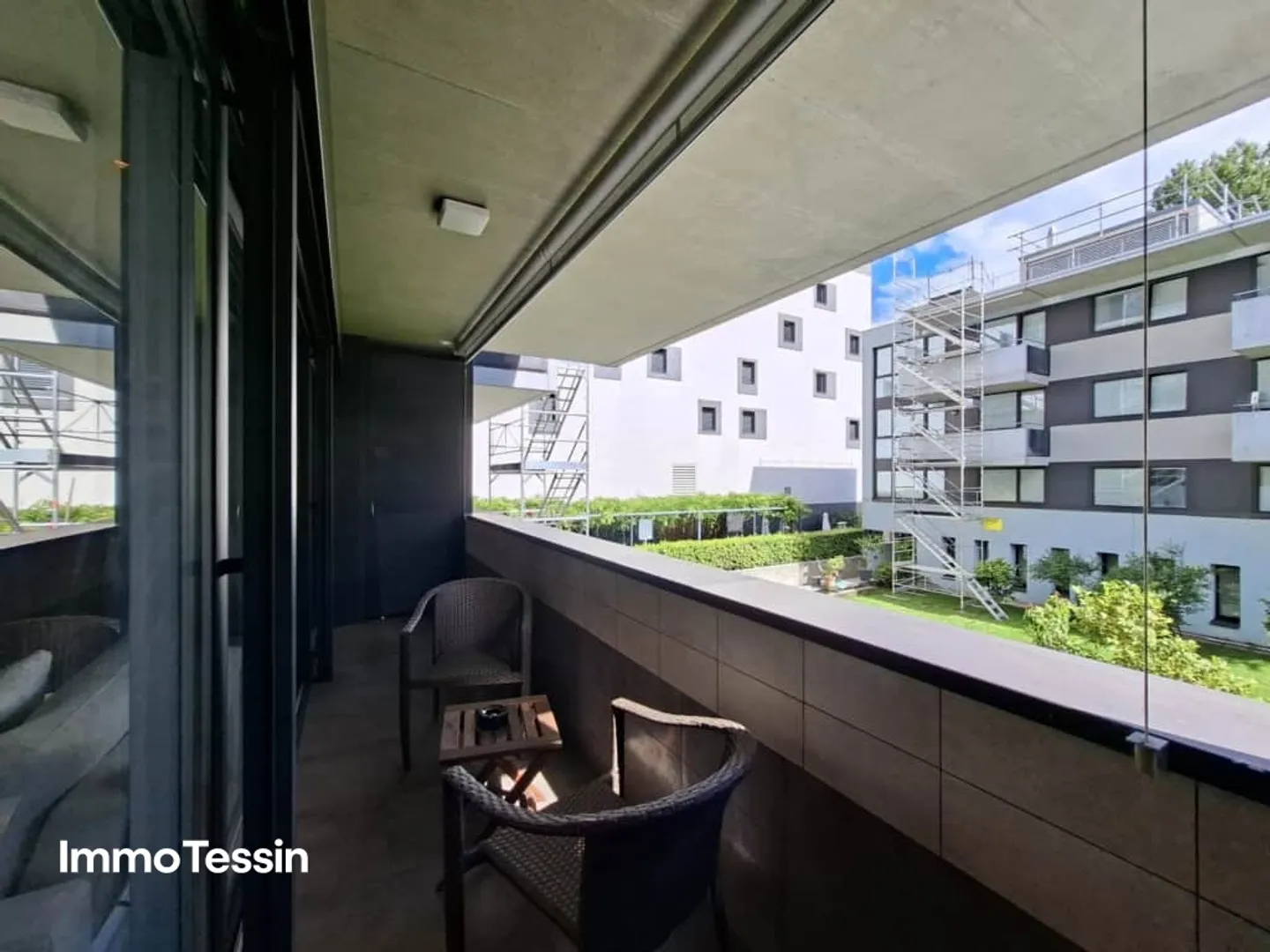 SECONDA CASA: Appartamento lussuoso e moderno con balcone nel cuore di Locarno a soli 150 metri dal lago - Foto 3 di 13