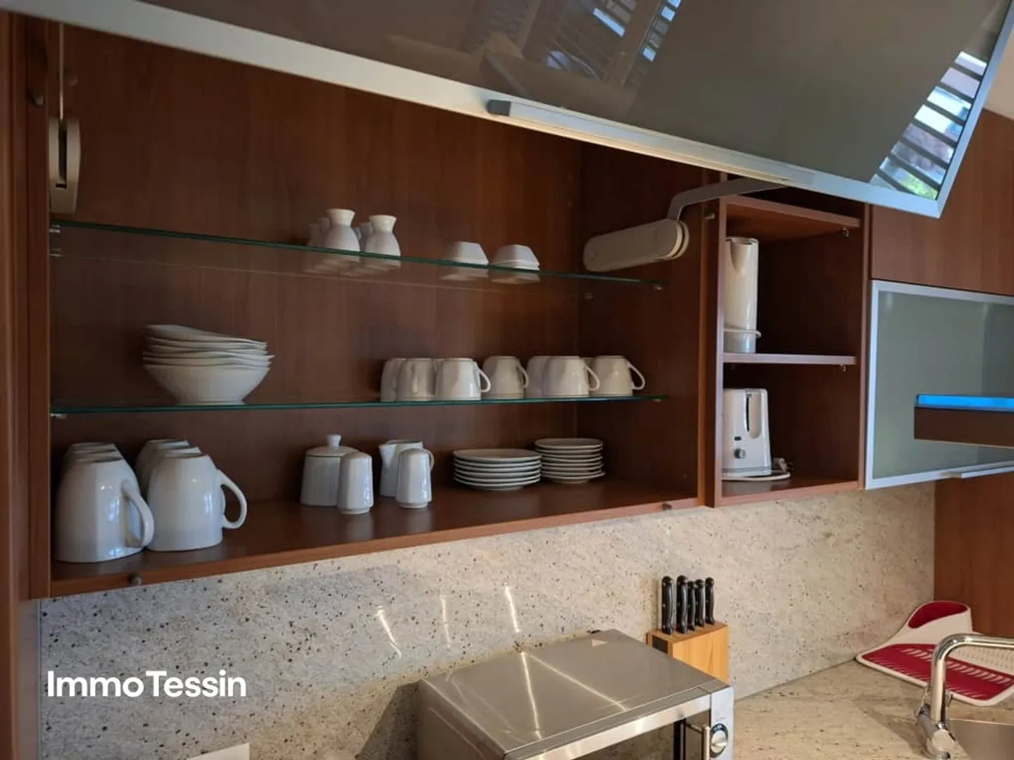 SECONDA CASA: Appartamento lussuoso e moderno con balcone nel cuore di Locarno a soli 150 metri dal lago - Foto 9 di 13