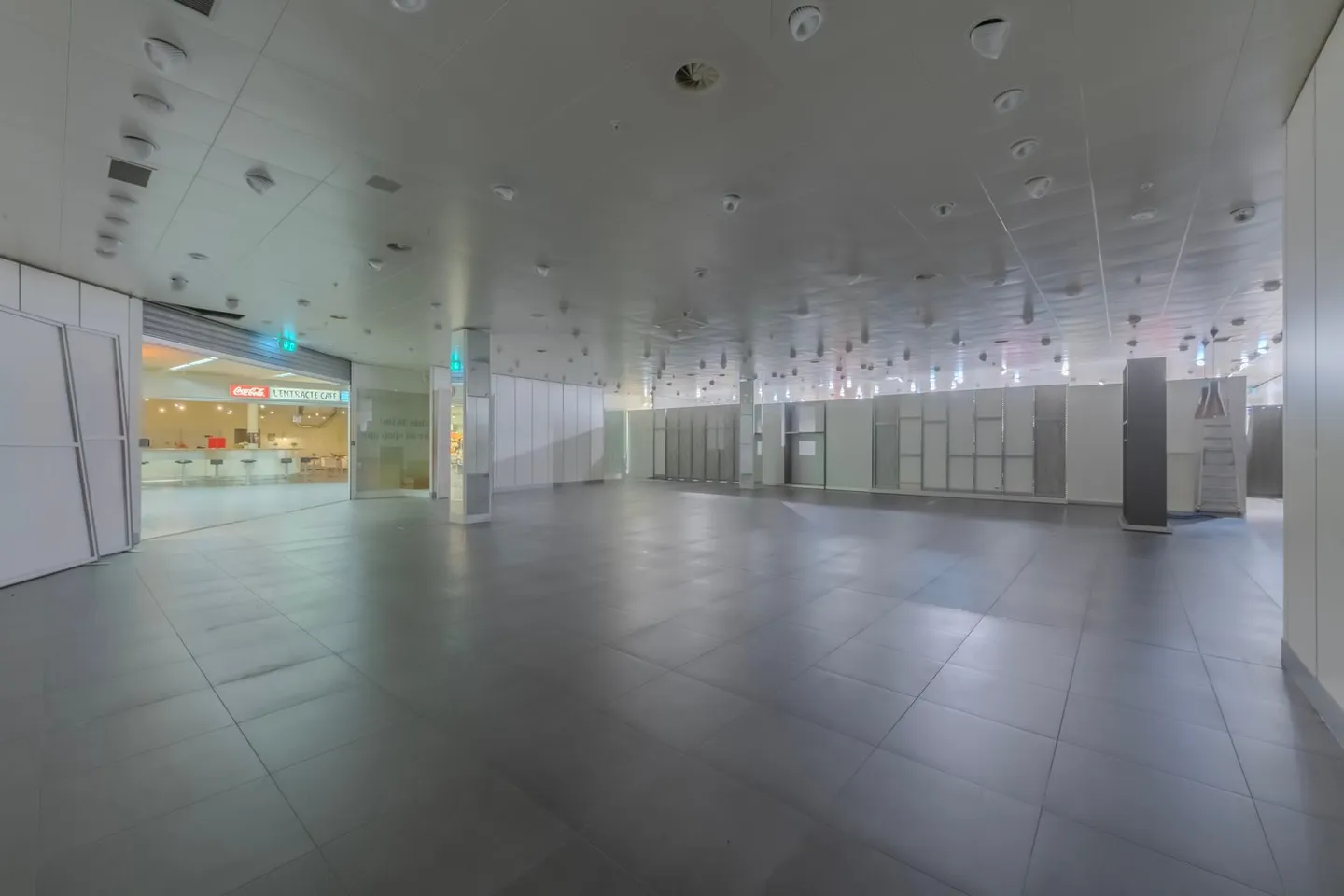 Office space for rent - Photo 3 of 10