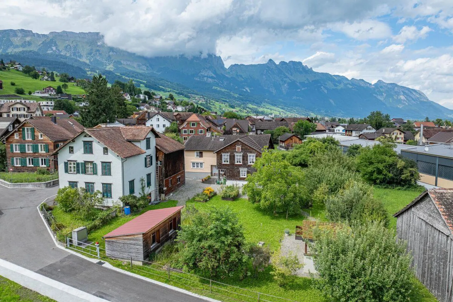 Maison double unifamiliale avec réserve foncière constructible - Photo 2 sur 13