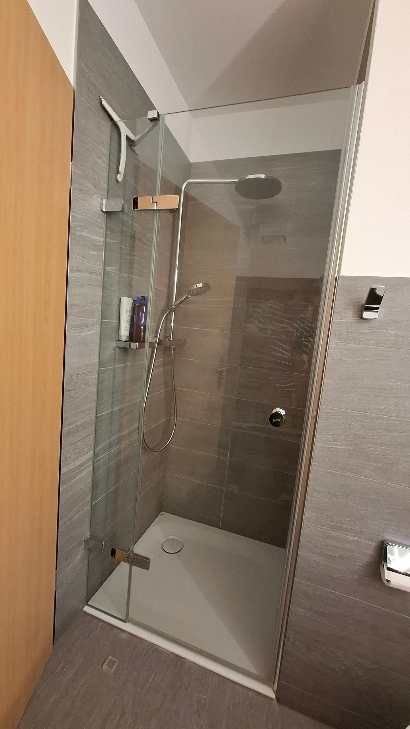 Schicke 4.5-Zimmer Gartenwohnung mit grossem Sitzplatz - Photo 6 sur 9