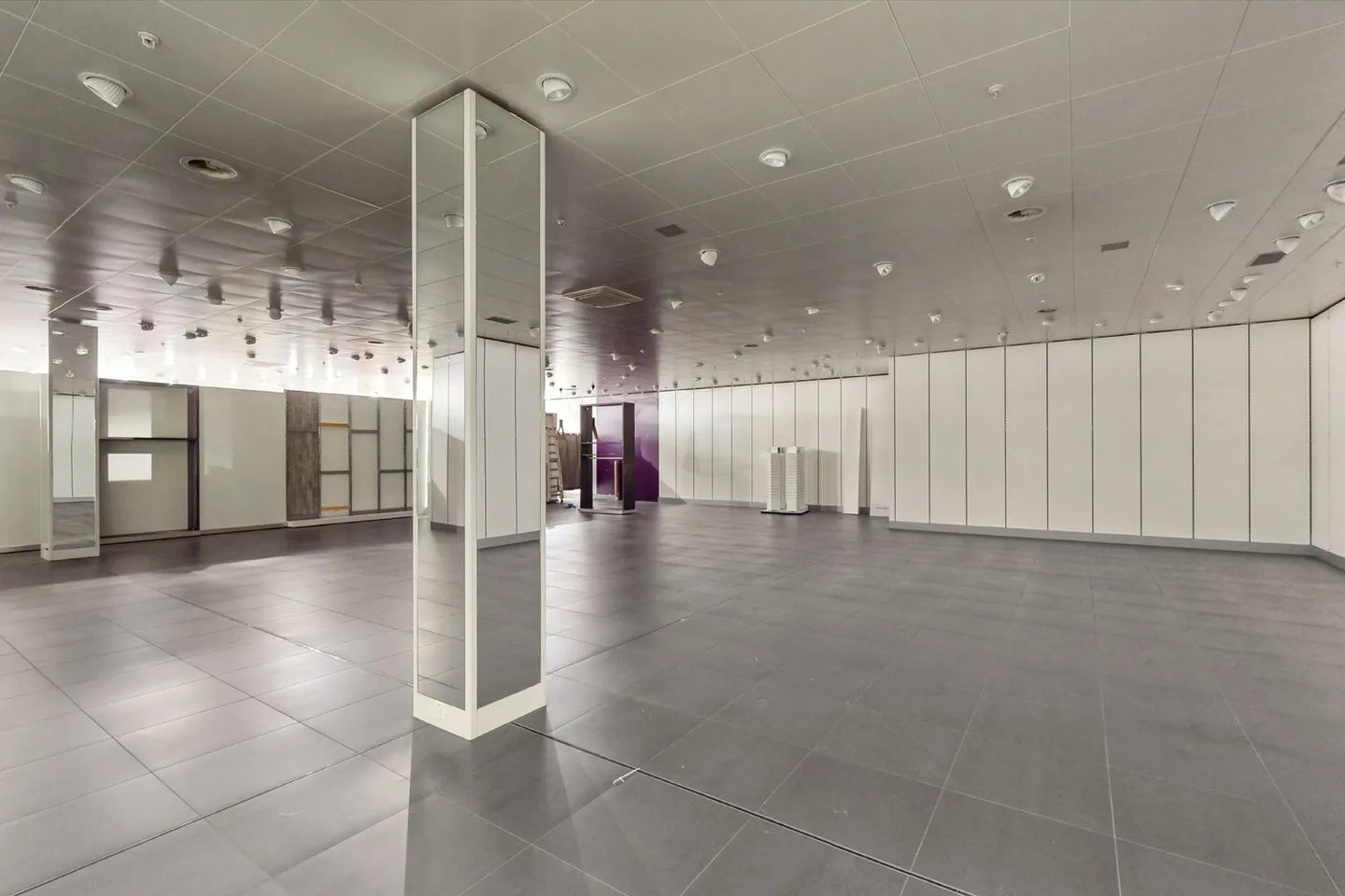 Office space for rent - Photo 9 of 10