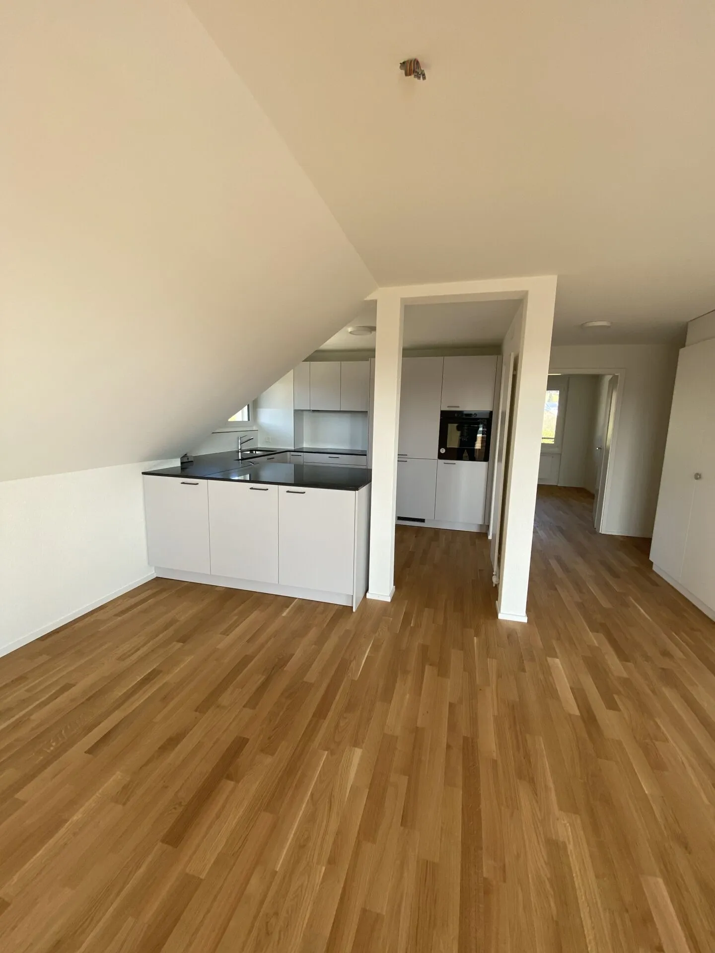 Grossaffoltern 4,5 Zi. Wohnung 2. OG - Foto 2 von 9
