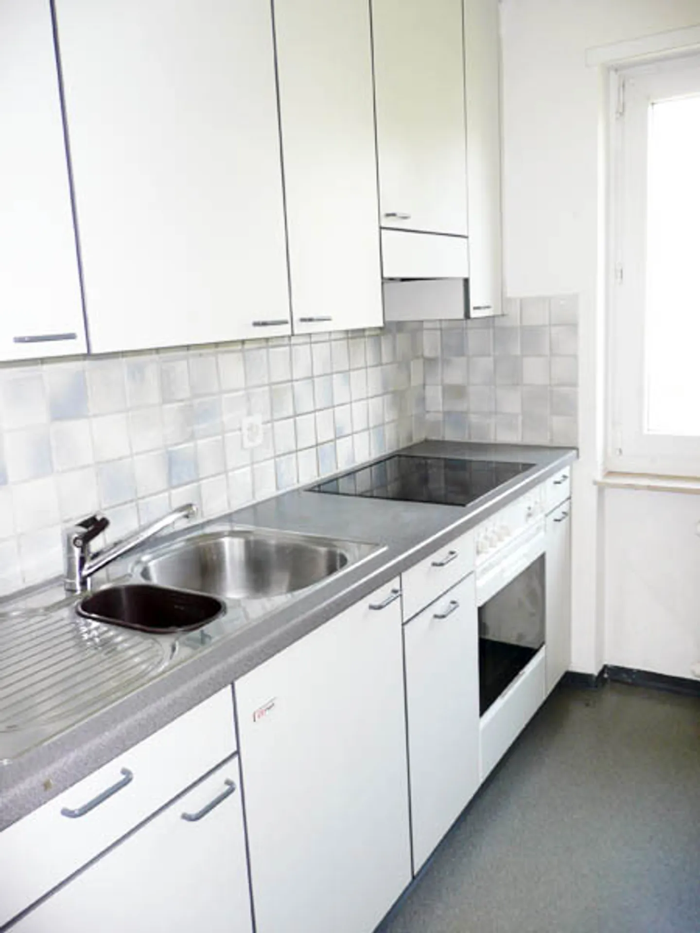 Zona residenziale tranquilla e bella nella migliore posizione! - Foto 3 di 5