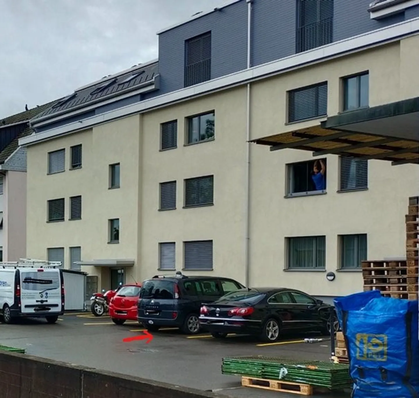 Place de parking extérieur à louer - Photo 2 sur 3