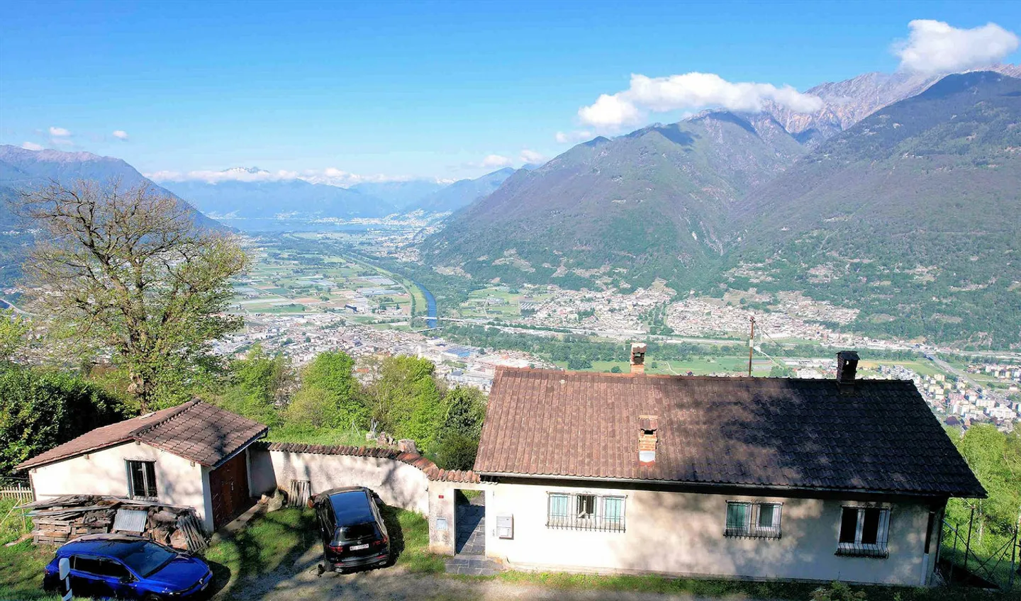 House to renovate on the hill of Paudo with stunning panoramic view - Photo 1 of 19