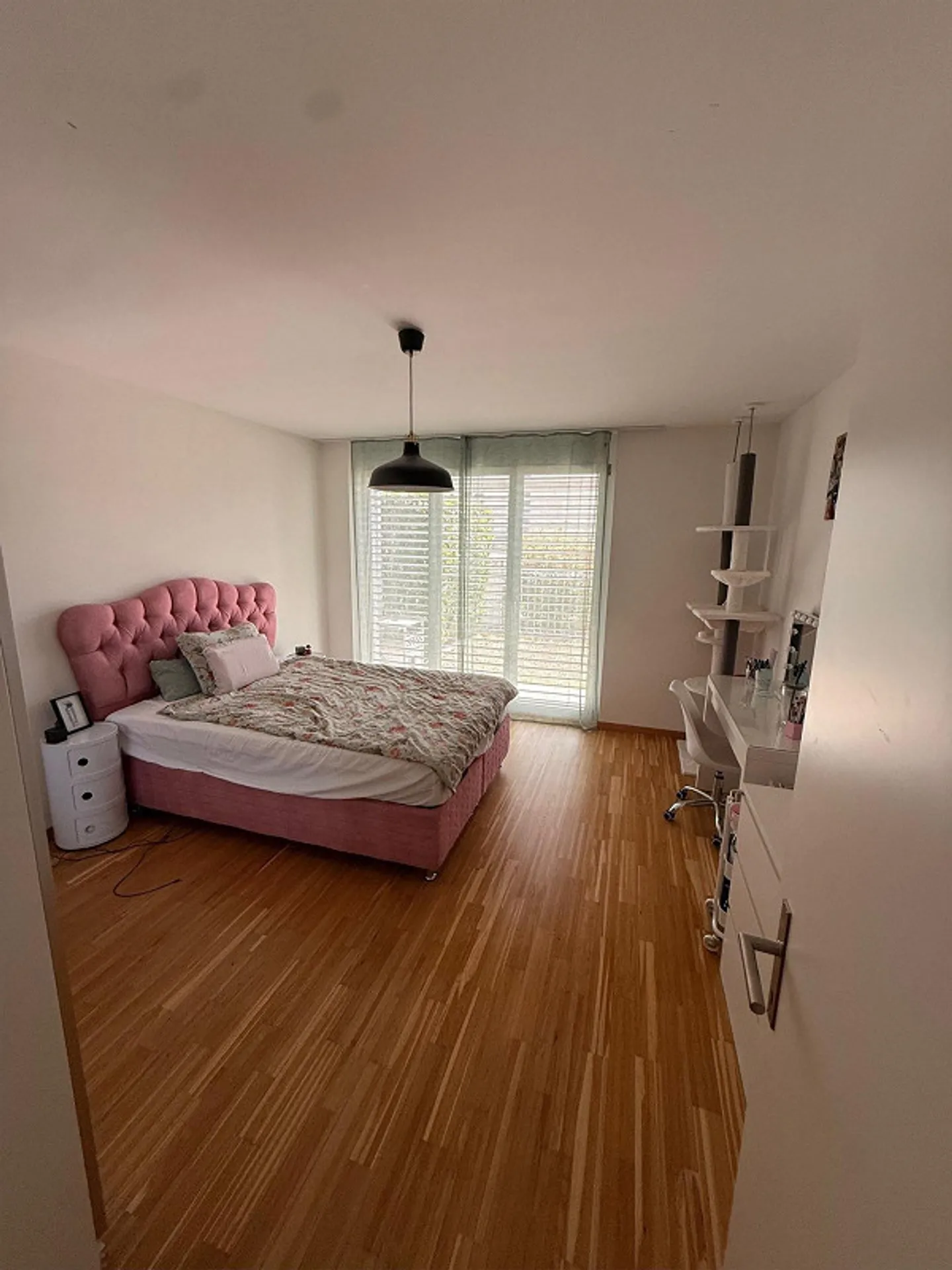 Appartamento 4.5 locali, piano terra a destra con giardino - Foto 5 di 9