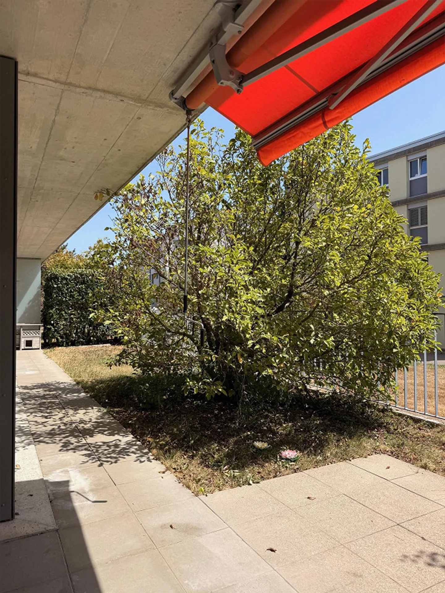 Appartamento 4.5 locali, piano terra a destra con giardino - Foto 9 di 9
