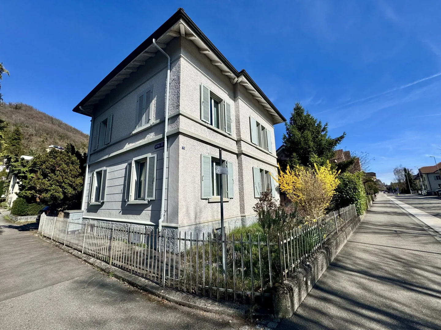 Opportunità di investimento attraente in posizione privilegiata - Casa multigenerazionale con molteplici possibilità - Foto 2 di 3