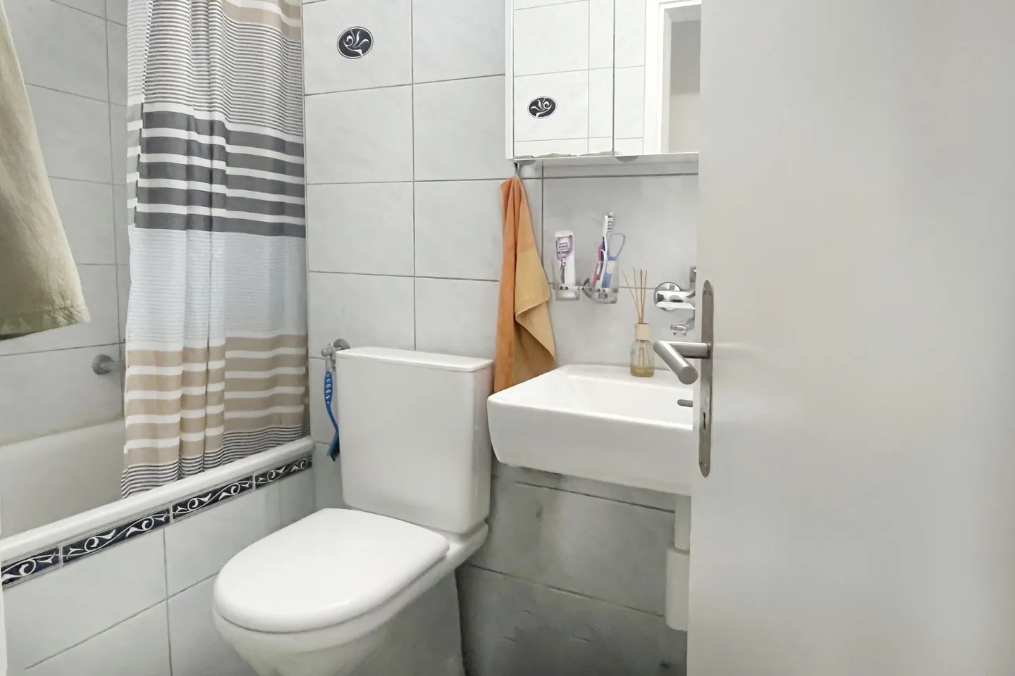 Appartamento con balcone e vista sul verde vicino al Dättwiler Weiher - Foto 9 di 11