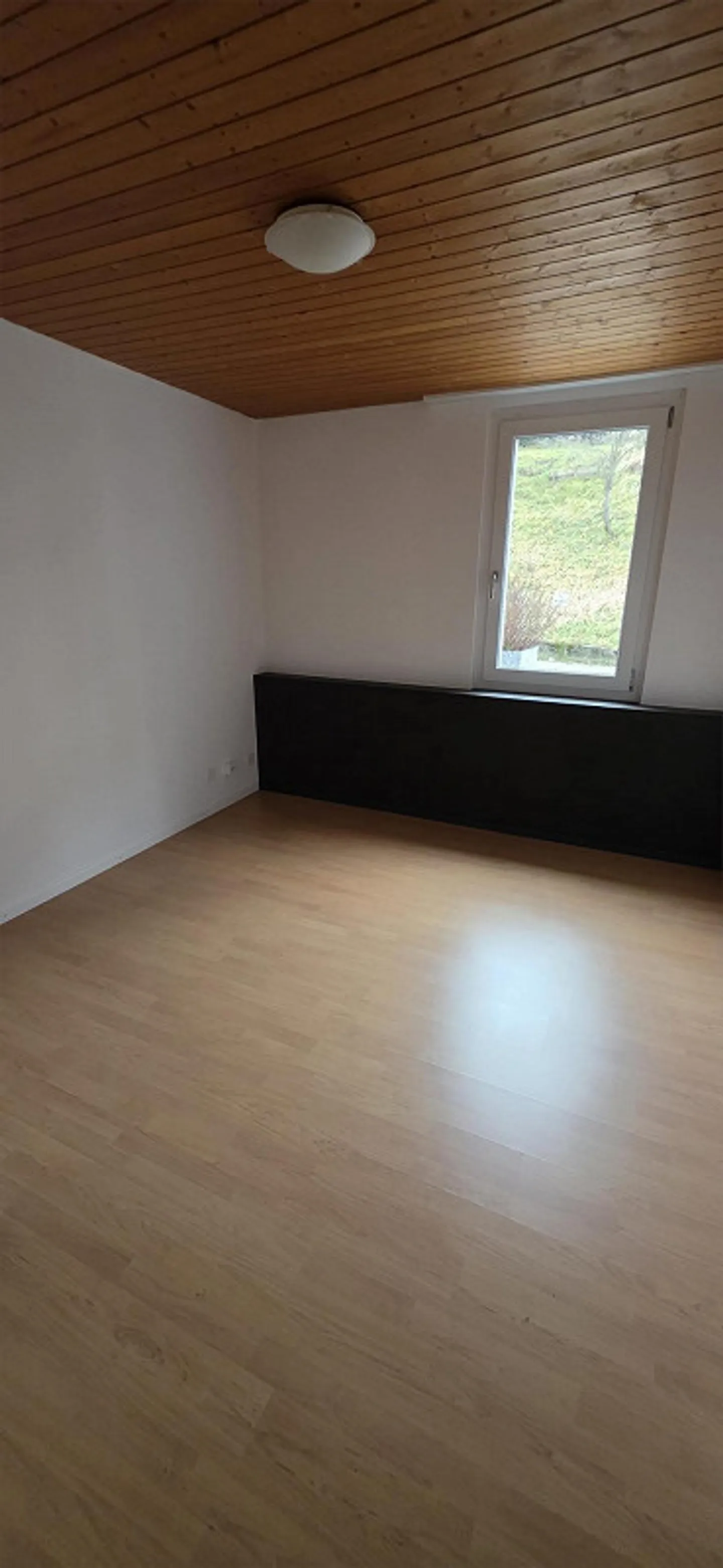 2-room apartment for rent in a quiet location - Photo 1 of 5