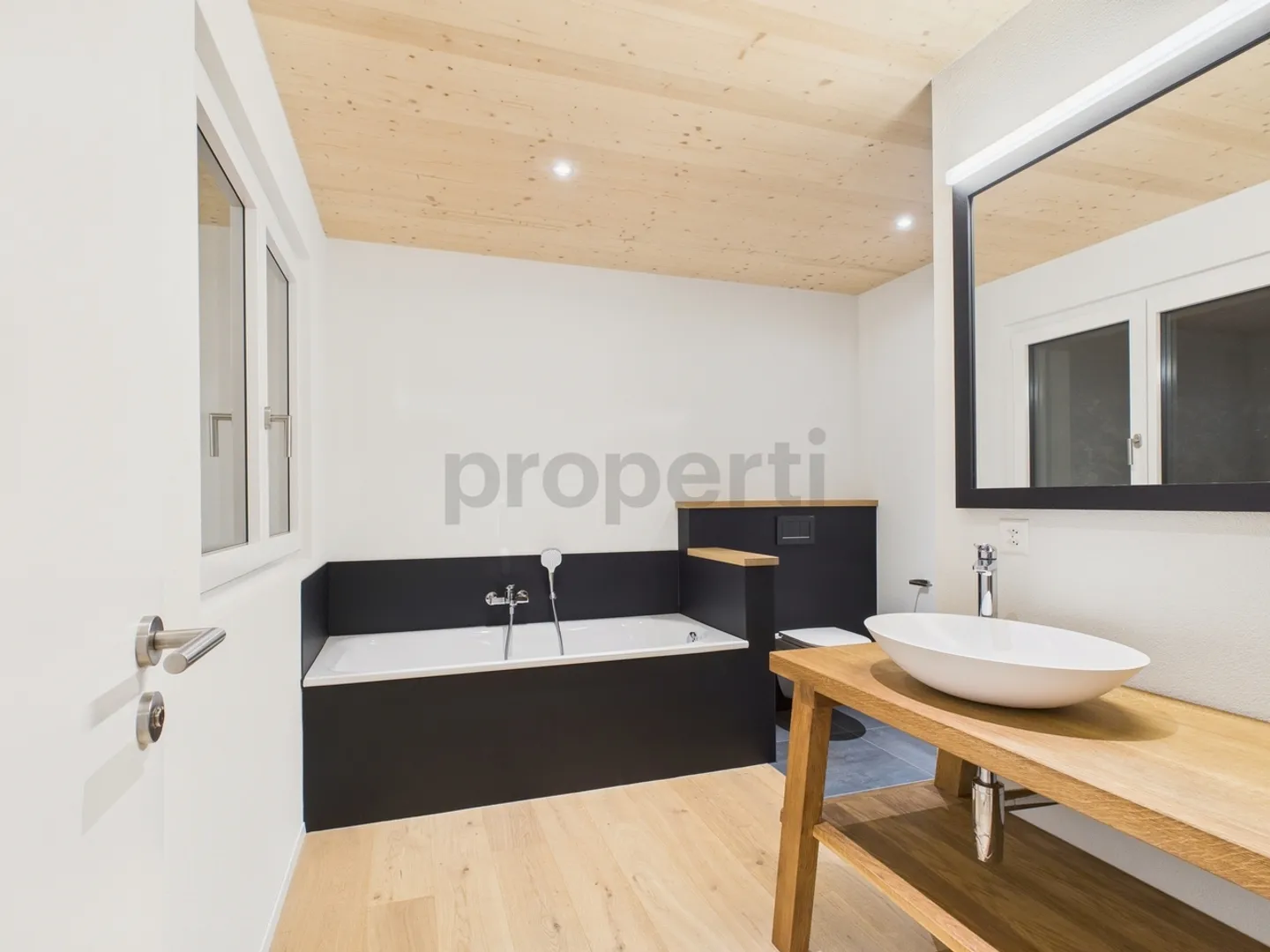 Top-Modern 3.5-Room 140m2 Maisonette Apartment with Balcony in Röschenz - Photo 10 of 13