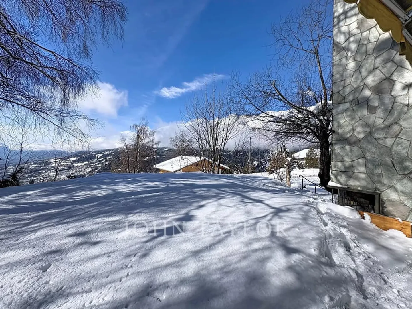 Chalet à rénover avec vue - Photo 4 sur 8