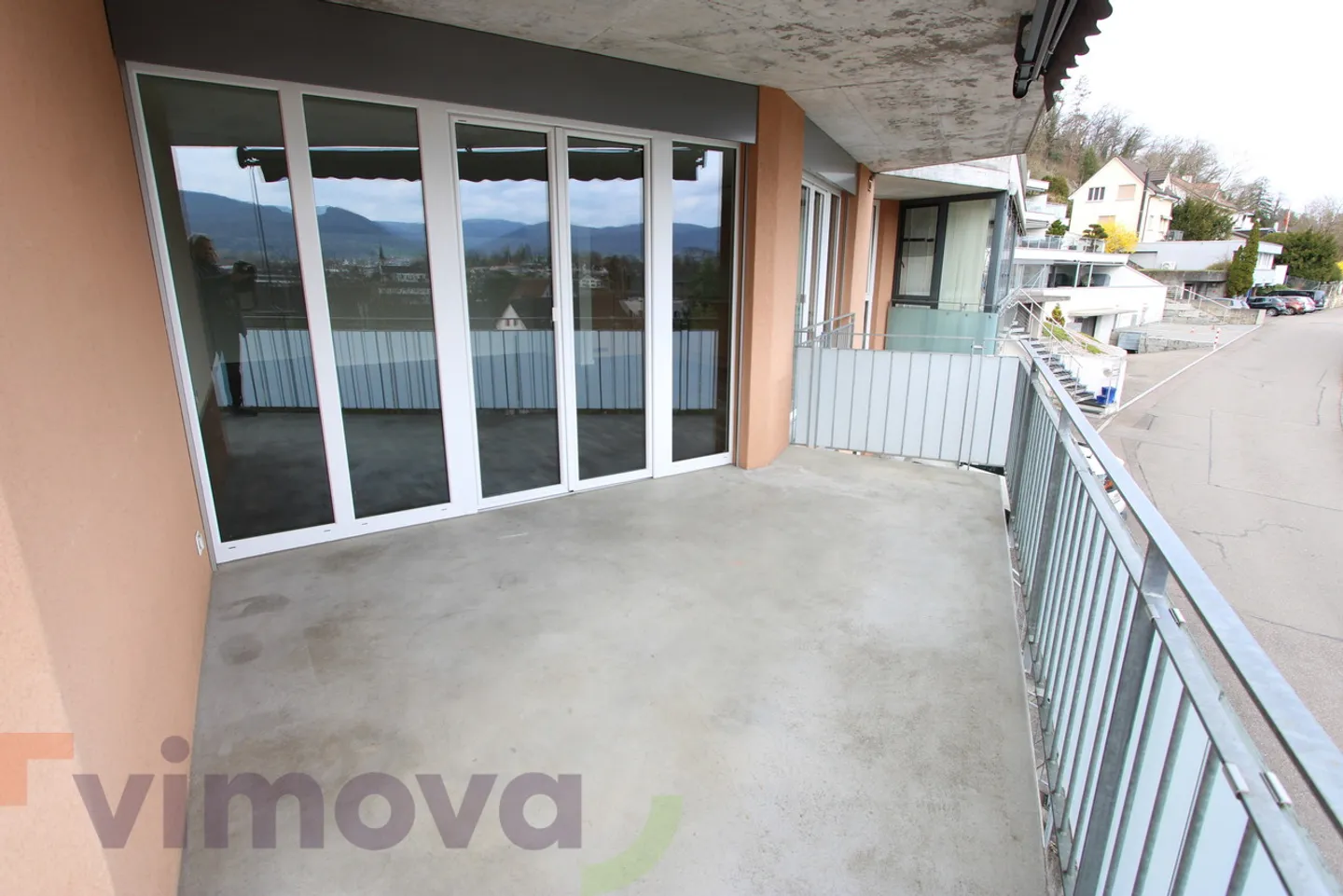 Bright 5.5-Room Apartment in Laufen - Photo 8 of 10