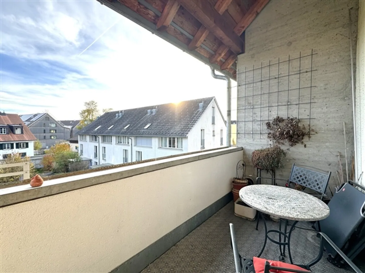 Central, quiet, sunny and at the top Charming maisonette apartment with small studio - Photo 1 of 20