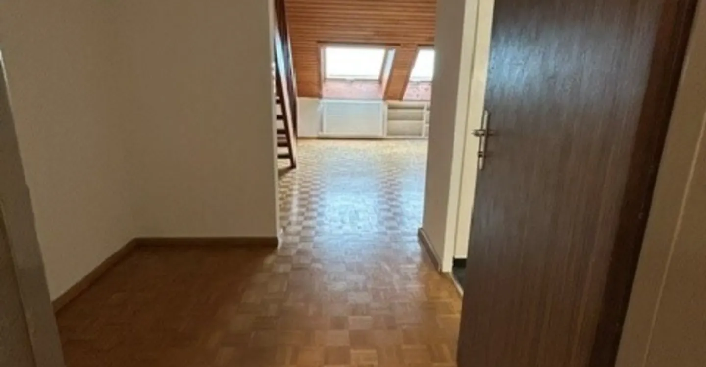 2,5-Zimmer-Wohnung im 5. Stock - Foto 2 von 6