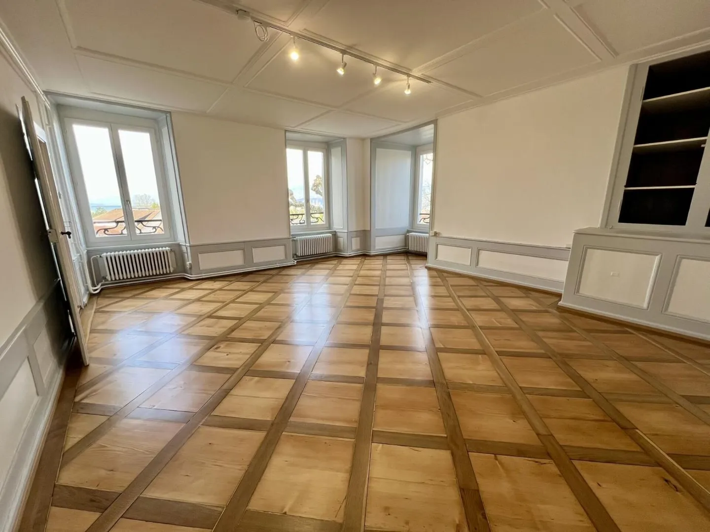 Renovated 2.5-room apartment in Estavayer-le-Lac - Photo 1 of 13