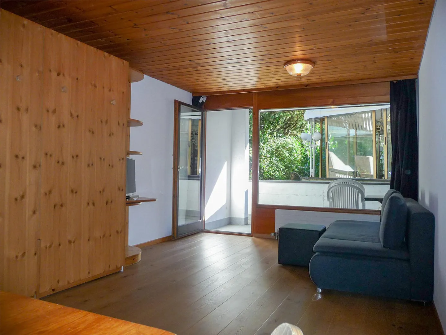 Charming furnished 2.5-room apartment. - Photo 2 of 9