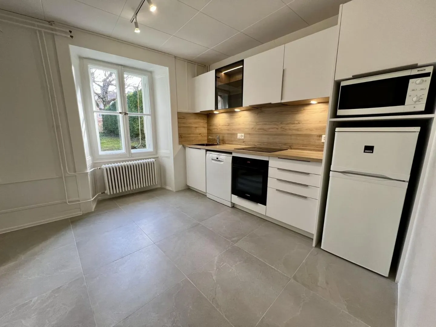 Renovated 2.5-room apartment in Estavayer-le-Lac - Photo 5 of 13