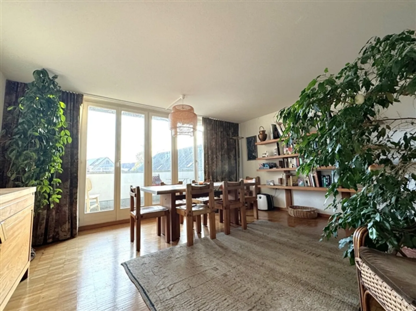 Central, quiet, sunny and at the top Charming maisonette apartment with small studio - Photo 4 of 20