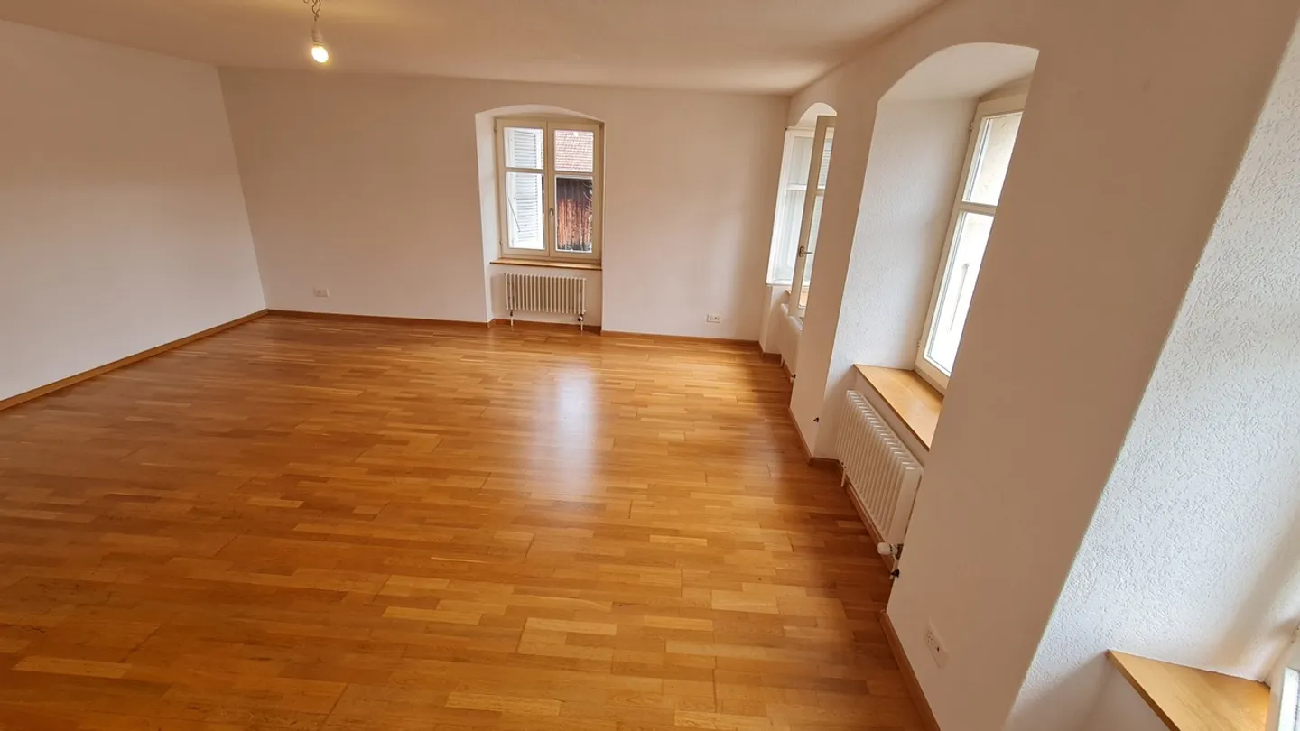 Incantevole appartamento di 3.5 locali 87m2 in un edificio ben curato, a due passi dal centro - Foto 3 di 13