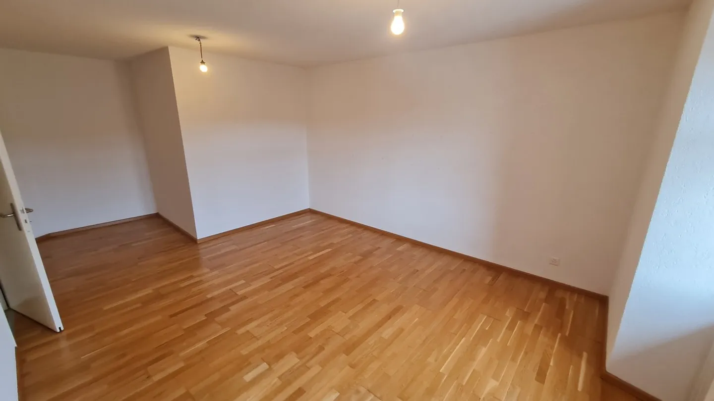 Incantevole appartamento di 3.5 locali 87m2 in un edificio ben curato, a due passi dal centro - Foto 5 di 13