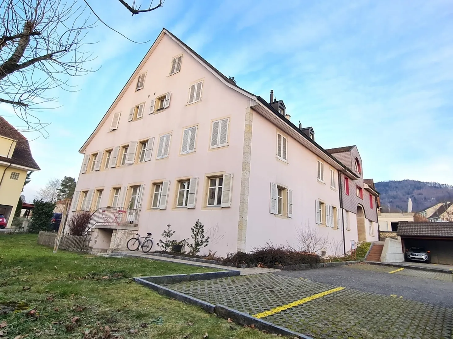 Incantevole appartamento di 3.5 locali 87m2 in un edificio ben curato, a due passi dal centro - Foto 10 di 13