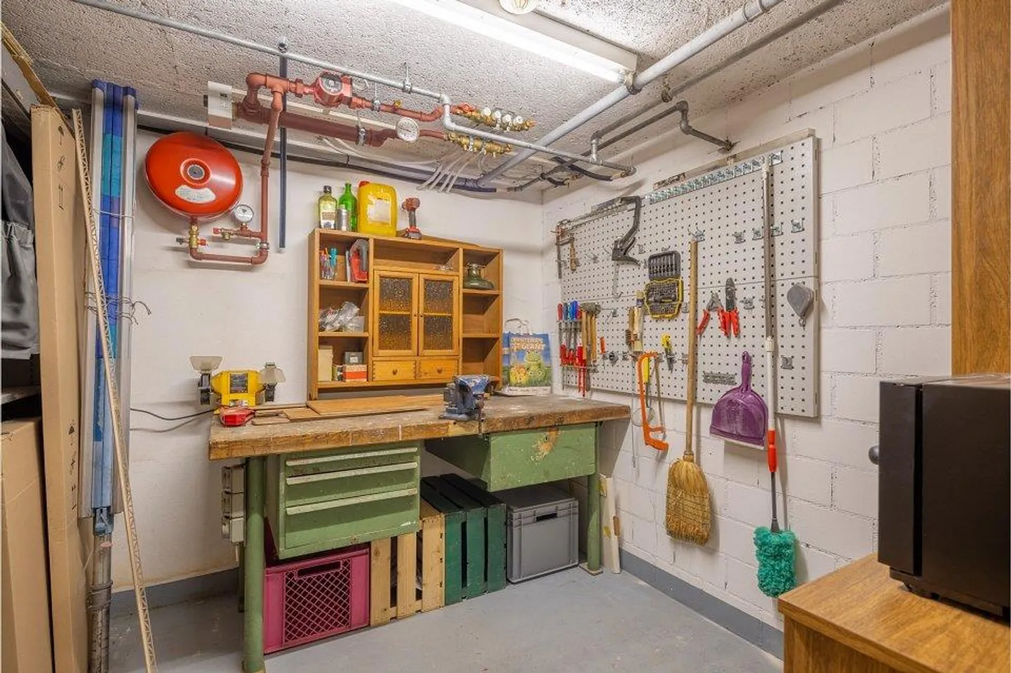 Charming apartment with character - Photo 5 of 13