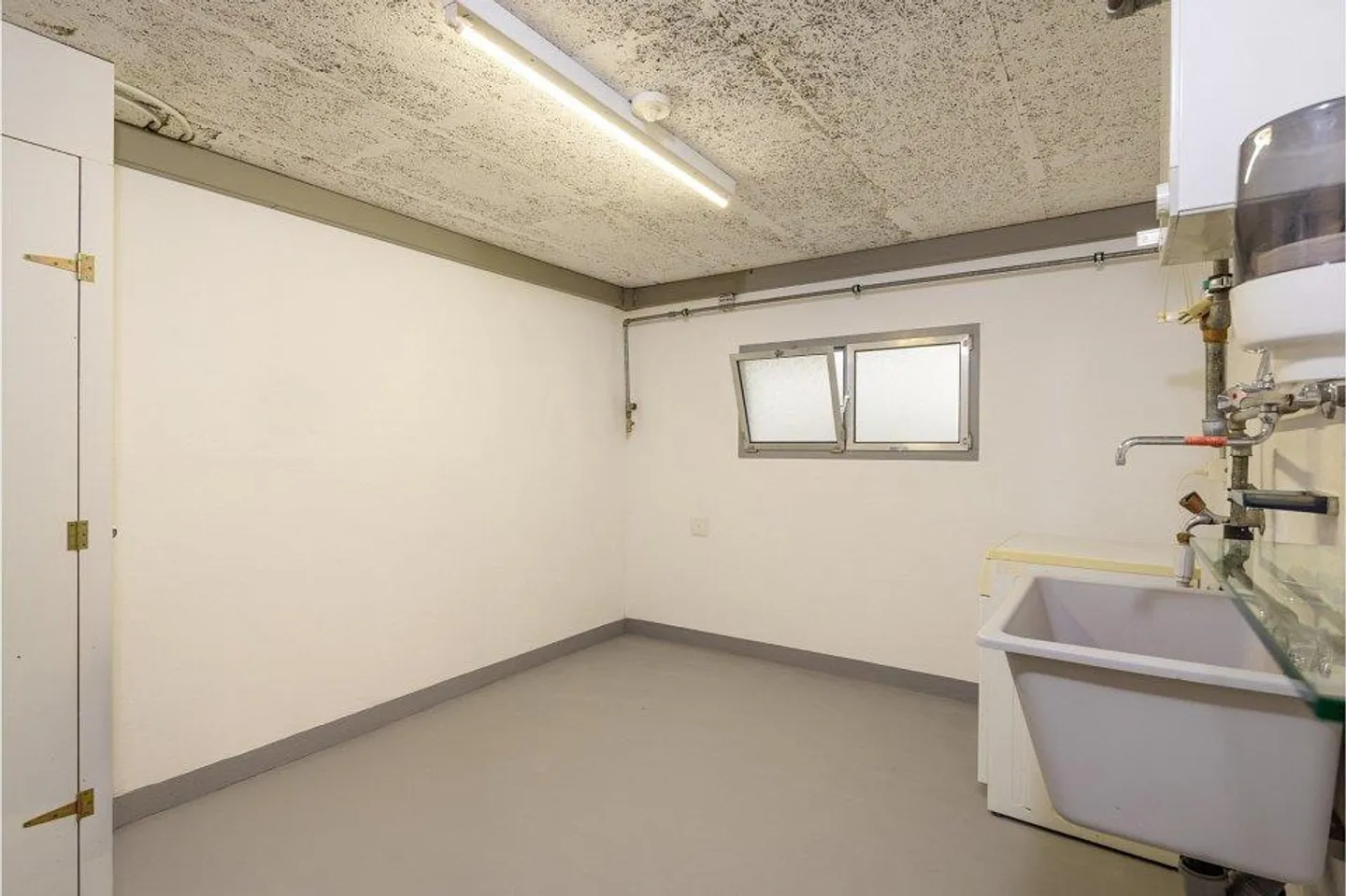 Charming apartment with character - Photo 7 of 13