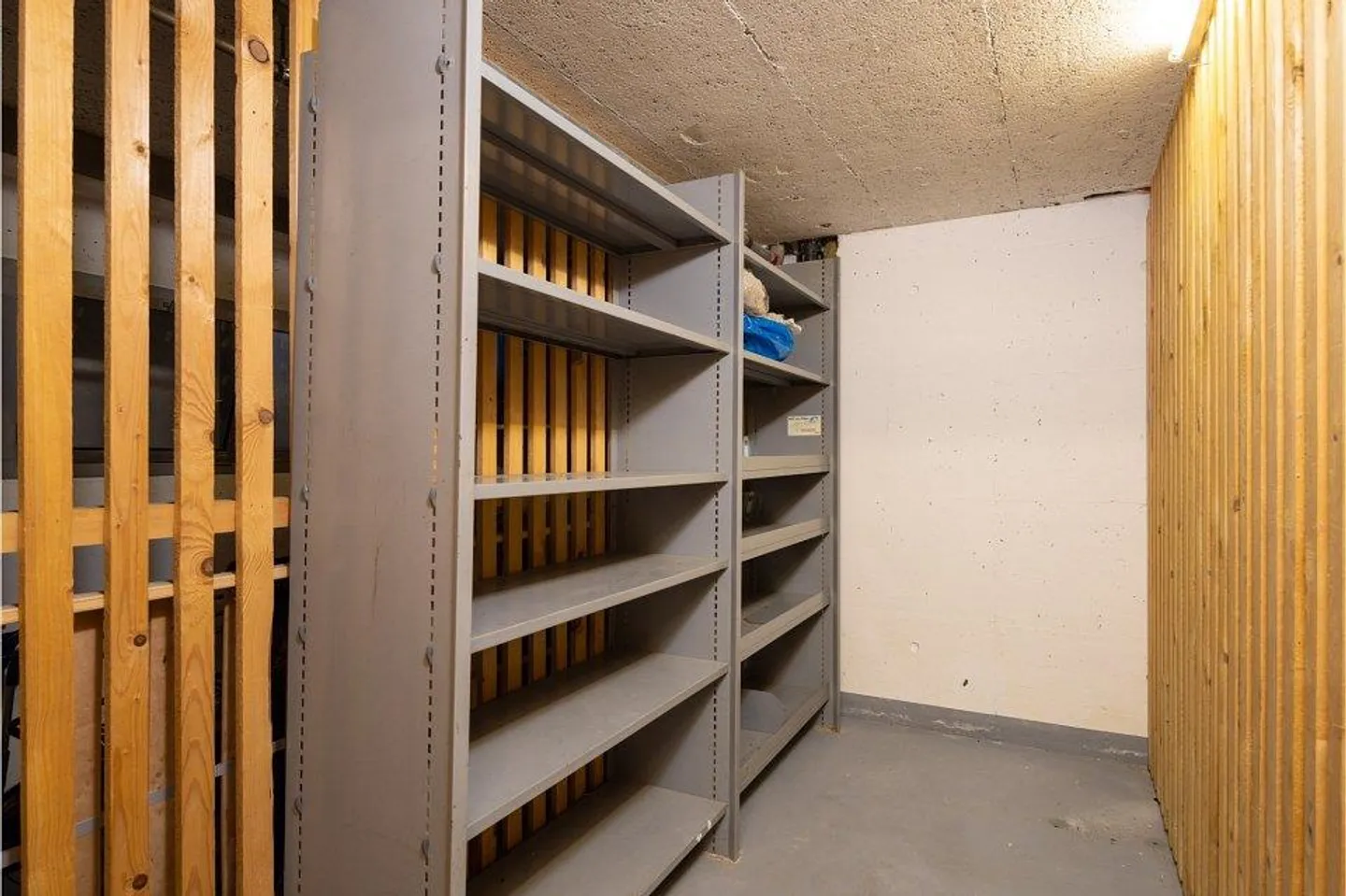 Charming apartment with character - Photo 8 of 13