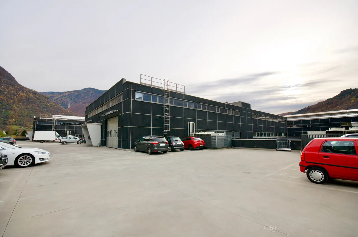 Commercial Space of 338 sqm with 3 Offices in Convenient Area in Castione - Photo 11 of 11