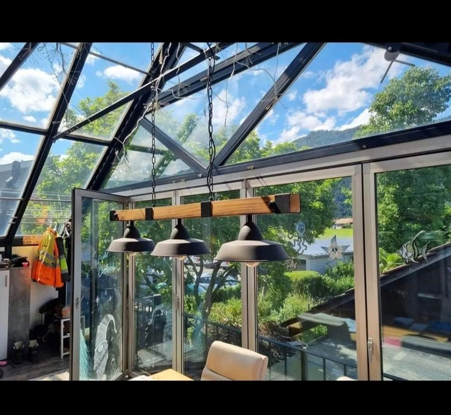 Edificio residenziale con parte commerciale in una posizione desiderabile - Foto 7 di 8