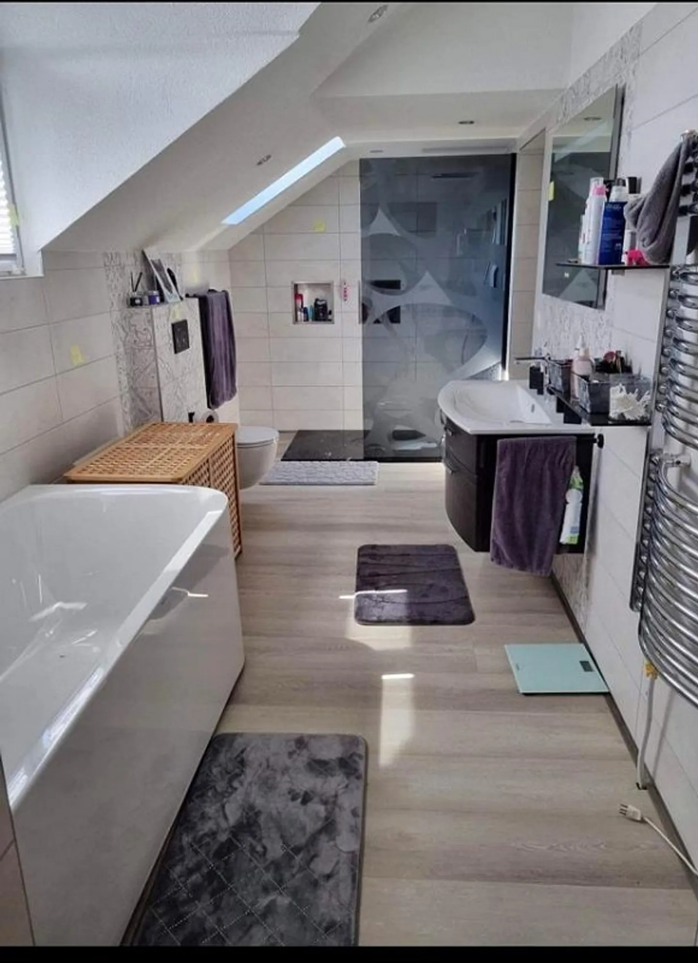 Edificio residenziale con parte commerciale in una posizione desiderabile - Foto 8 di 8