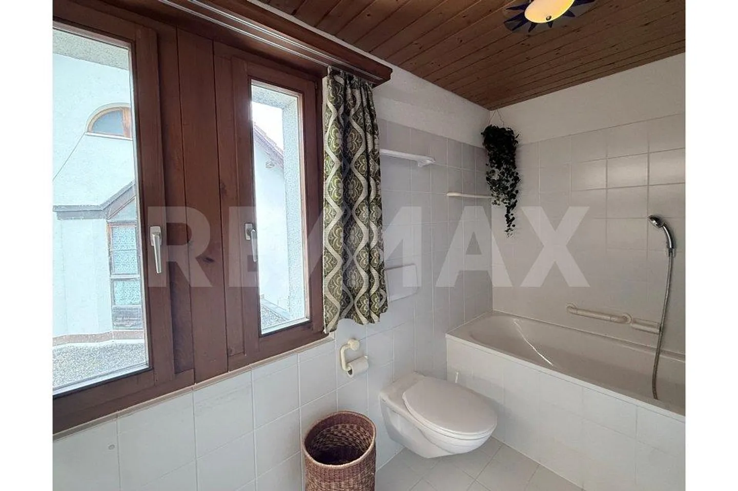 Incantevole casa angolare di 5 stanze con giardino e garage a Breitenbach - Foto 6 di 13