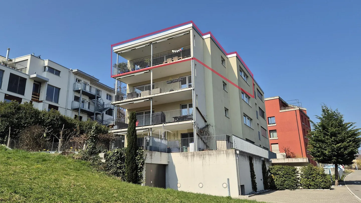 Sonnige 4.5-Zimmer-Penthouse mit Bergsicht - Foto 8 von 10