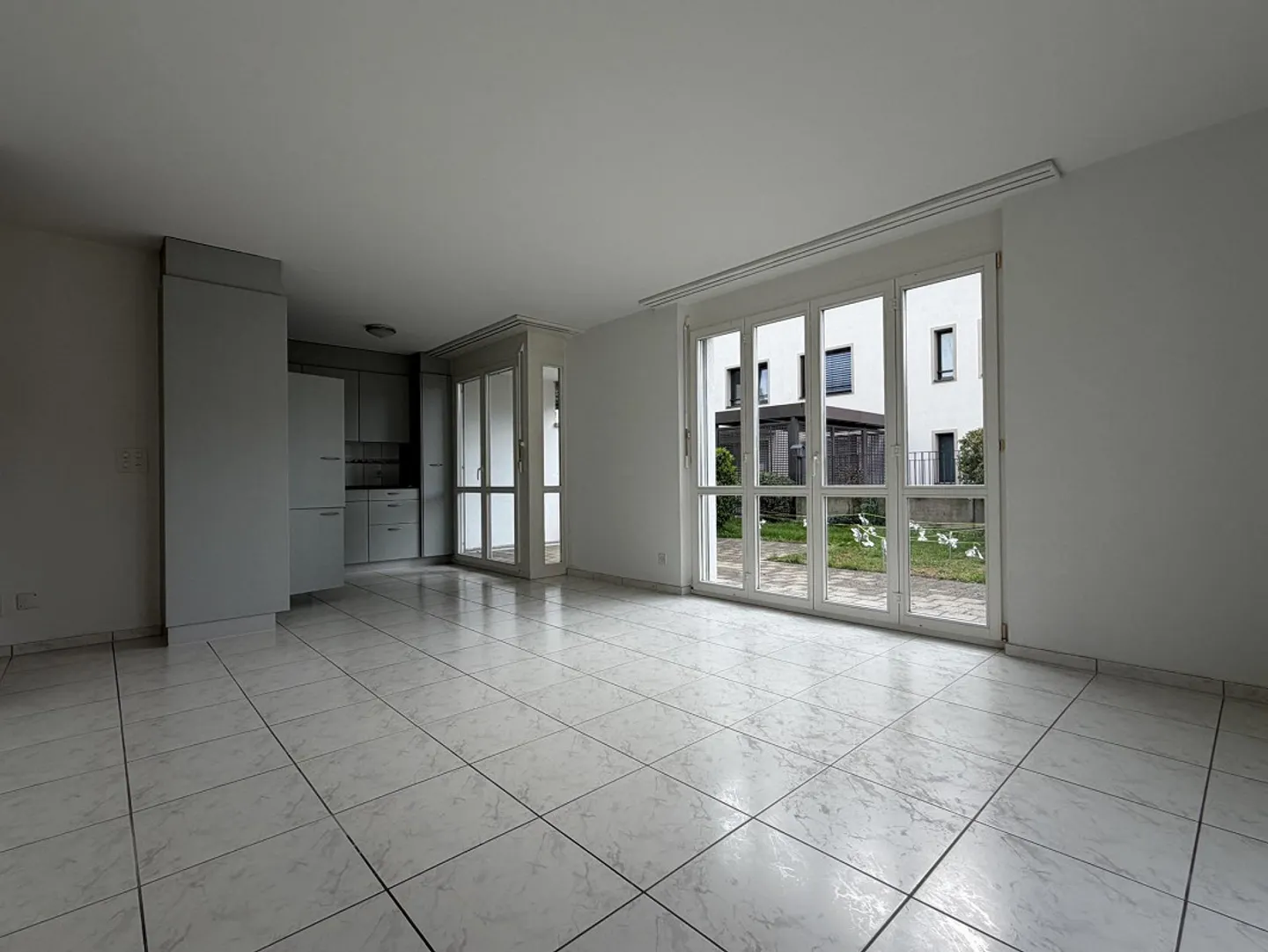 Belle appartement de jardin 2.5 pièces à louer - Photo 3 sur 12