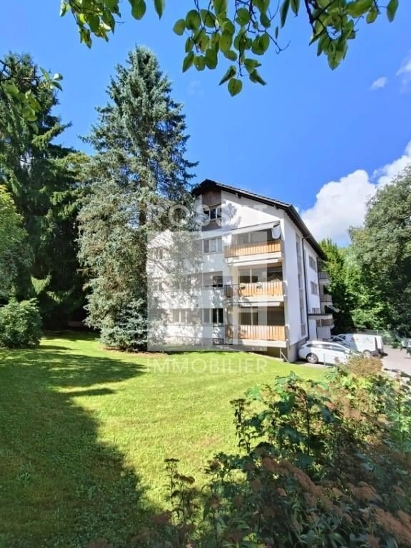 Appartement de quatre pièces au premier étage - Photo 1 sur 9