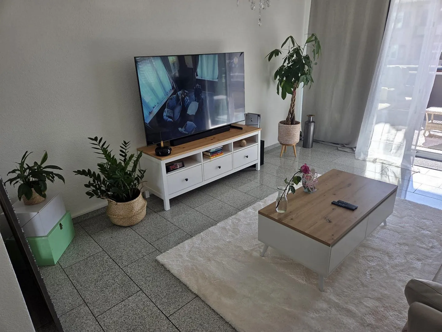 Apartment with large terrace in central location - Photo 3 of 8