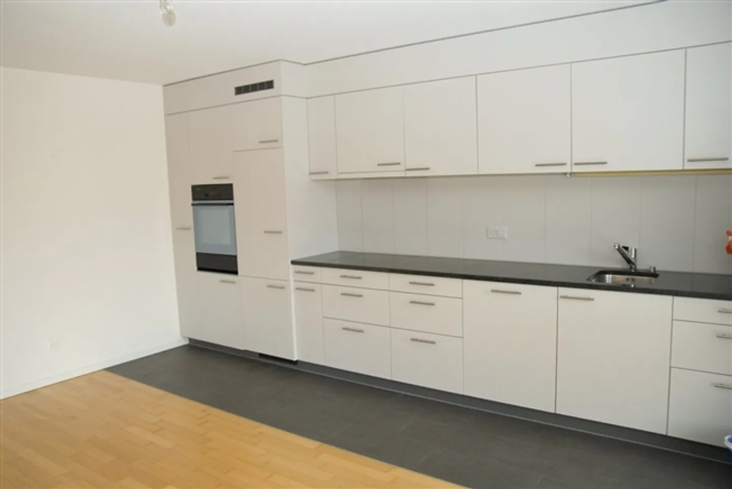 Appartement spacieux de 4,5 pièces de 136 m2 dans un bâtiment moderne - Photo 3 sur 13