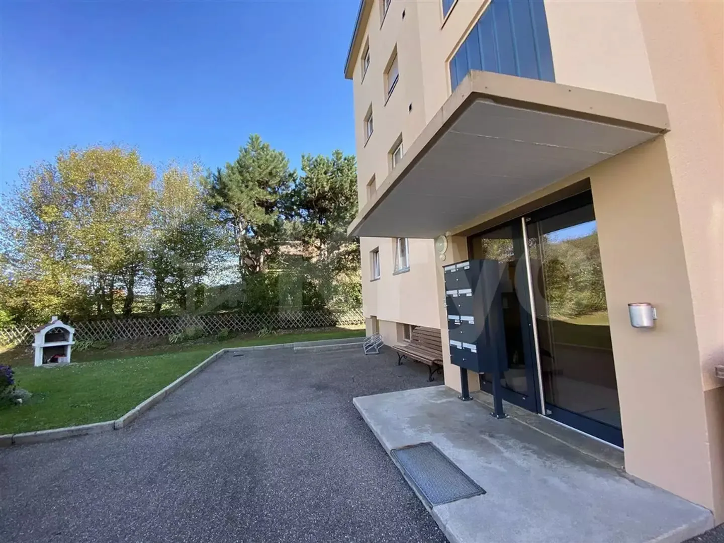 APPARTEMENT DE 3.5 PIECES RENOVE 2EME ETAGE AVEC BALCON - Photo 8 sur 9