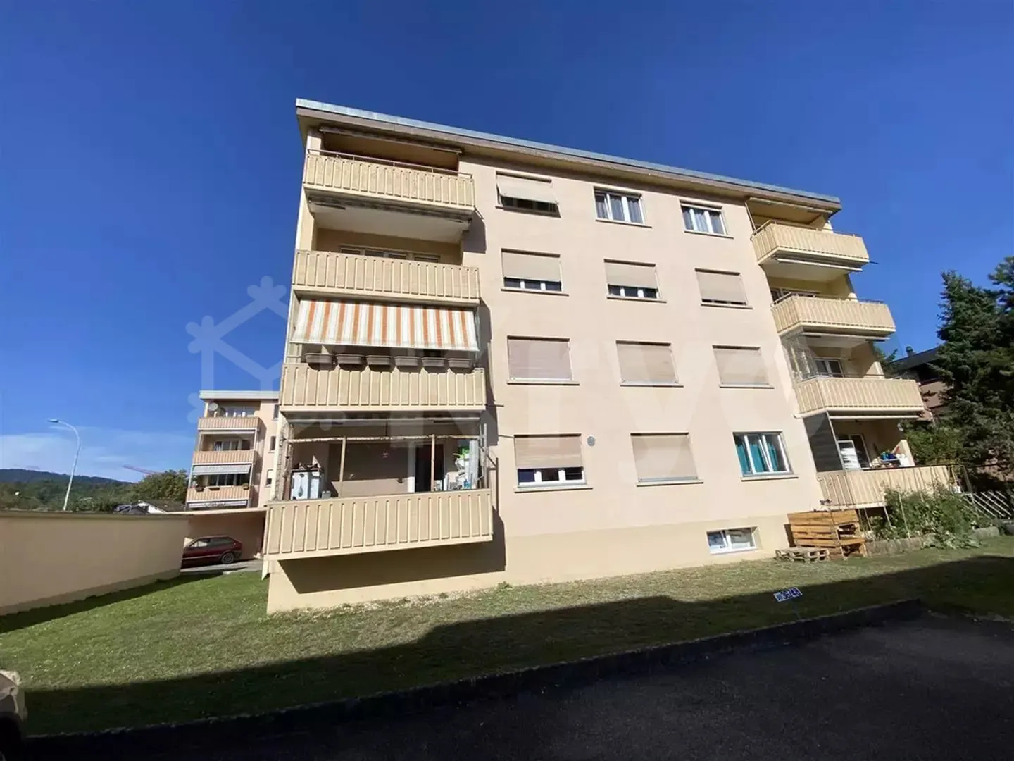 APPARTEMENT DE 3.5 PIECES RENOVE 2EME ETAGE AVEC BALCON - Photo 9 sur 9