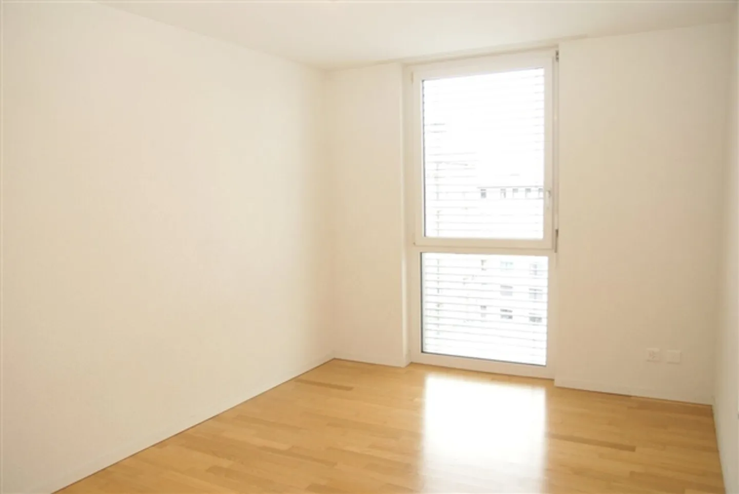 Appartement spacieux de 4,5 pièces de 136 m2 dans un bâtiment moderne - Photo 5 sur 13