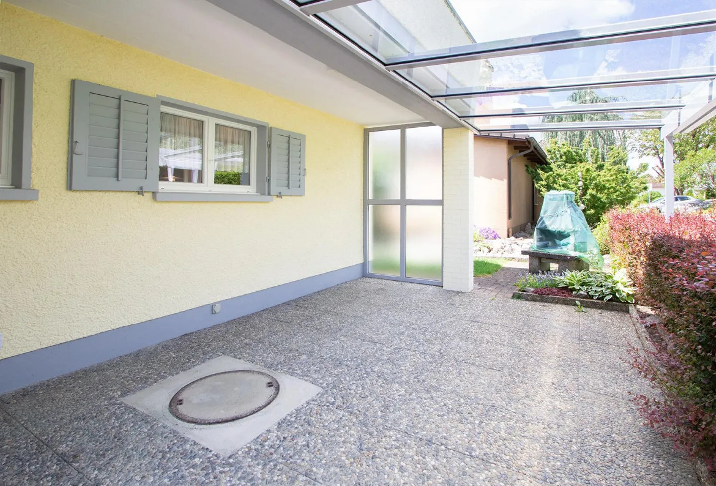 Beautiful single-family house with garden - Photo 2 of 18
